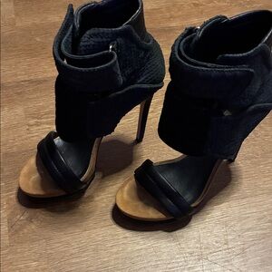 Mia Limited Edition snake skin design Stilletto